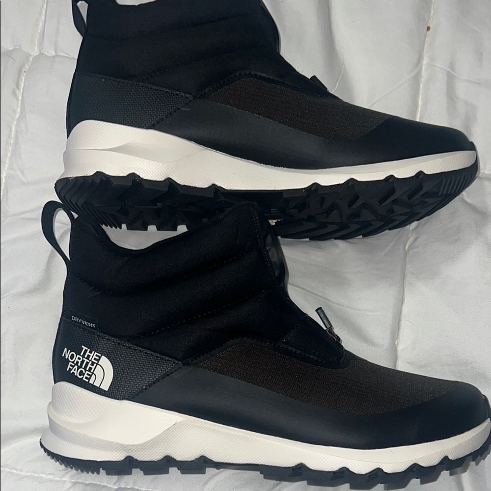 The North Face Black Women's Shoes - Picture 2 of 7